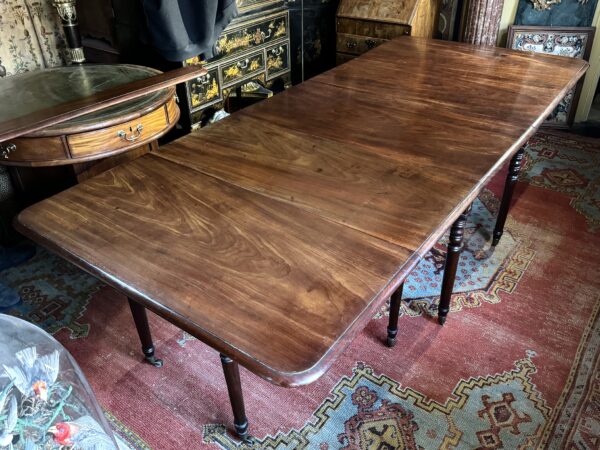 Large Regency Period Mahogany Dining Table Interior