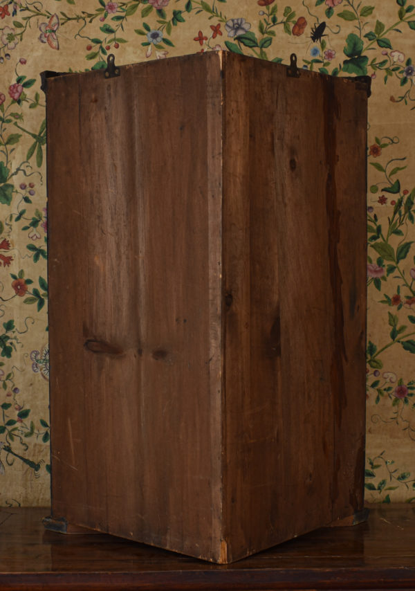 Early 18th Century Coromandel Lacquer Corner Cabinet back