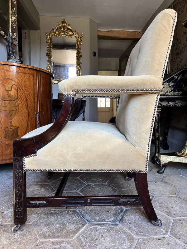 18th century Chinese Chippendale mahogany Gainsborough library armchair - Side