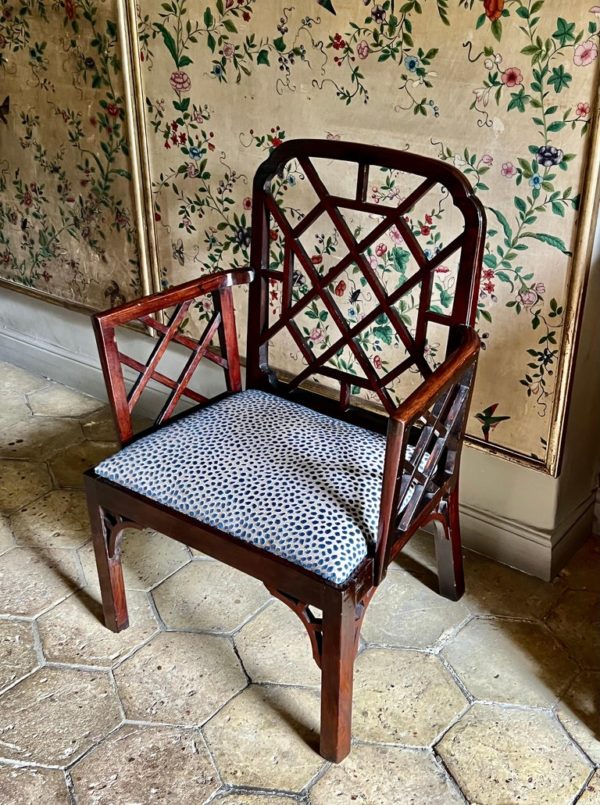 An 18th-century mahogany Cockpen armchair. George III period, ca 1762 - Side