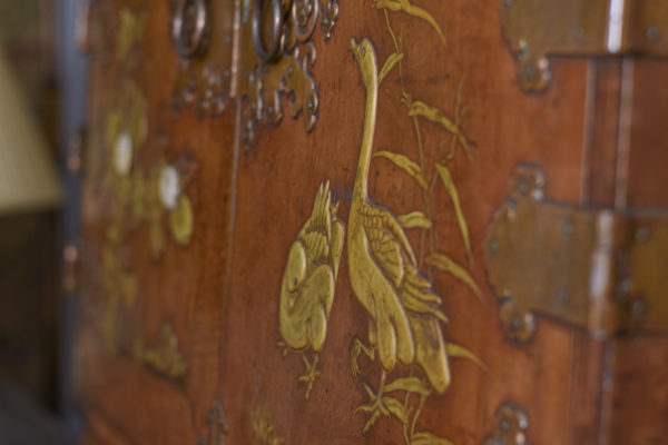 A fine 17th Century Japanese Mulberrywood Gilt-Lacquer Cabinet Details