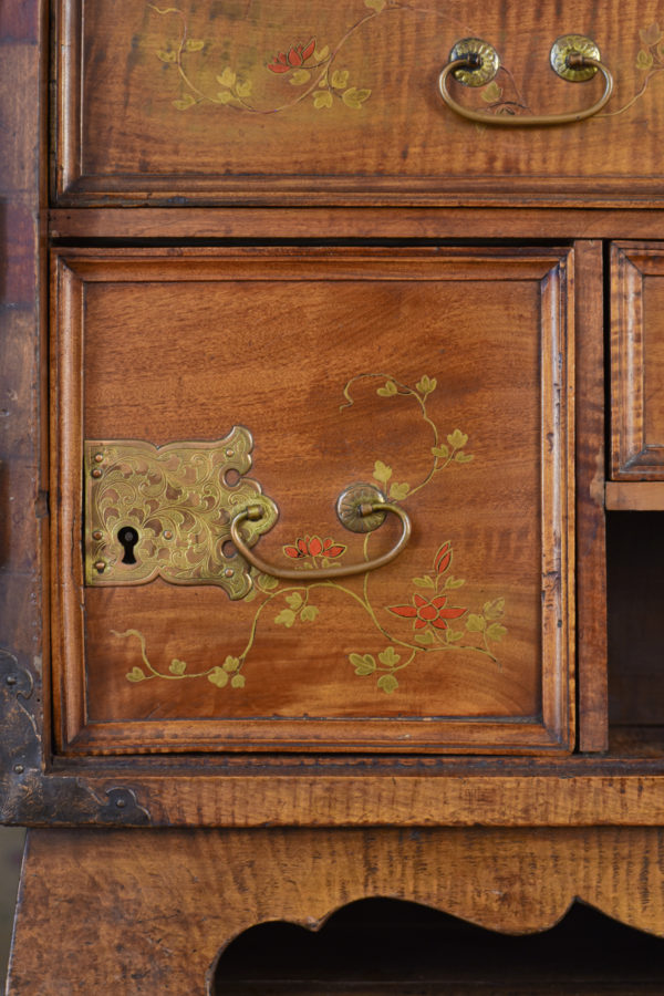 A fine 17th Century Japanese Mulberrywood Gilt-Lacquer Cabinet Detail handle