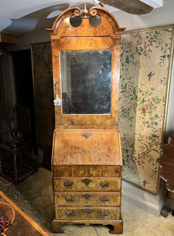 A rare small early-18th century walnut bureau bookcase/ cabinet - Front