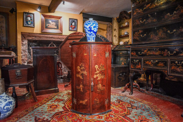 An Early 18th Century Red Japanned Corner Cupboard Or Cabinet Main