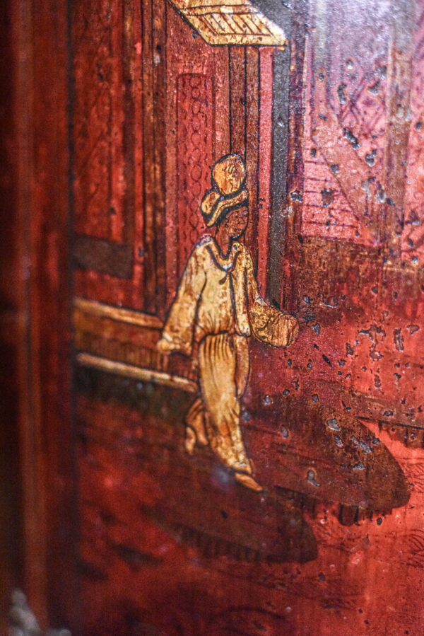 An Early 18th Century Red Japanned Corner Cupboard Or Cabinet Close Up