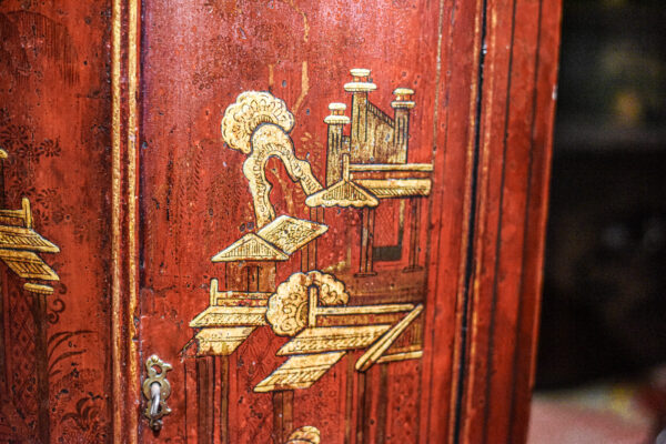 An Early 18th Century Red Japanned Corner Cupboard Or Cabinet Close Up 3