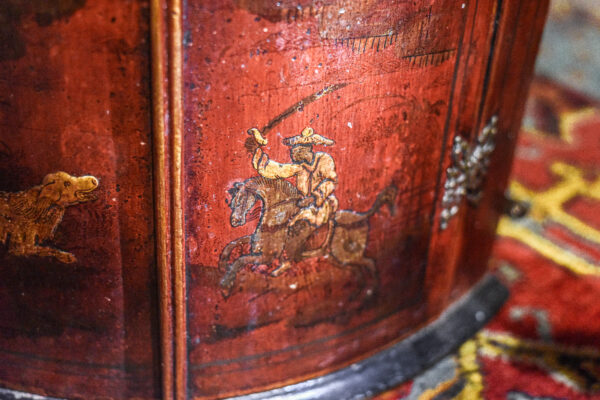 An Early 18th Century Red Japanned Corner Cupboard Or Cabinet Close Up 4