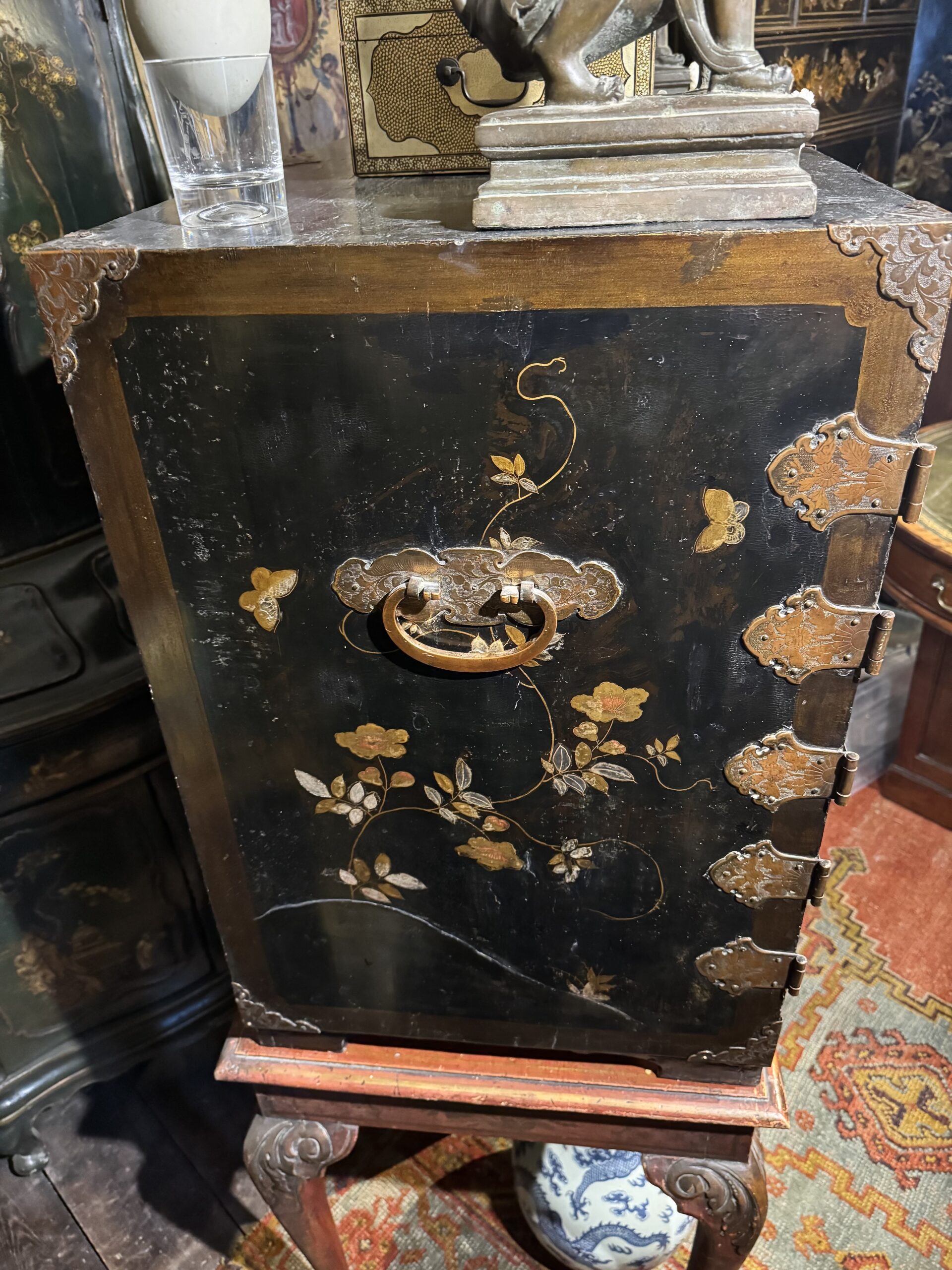 IMG_2903 18th Century Chinoiserie Lacquer Cabinet Side