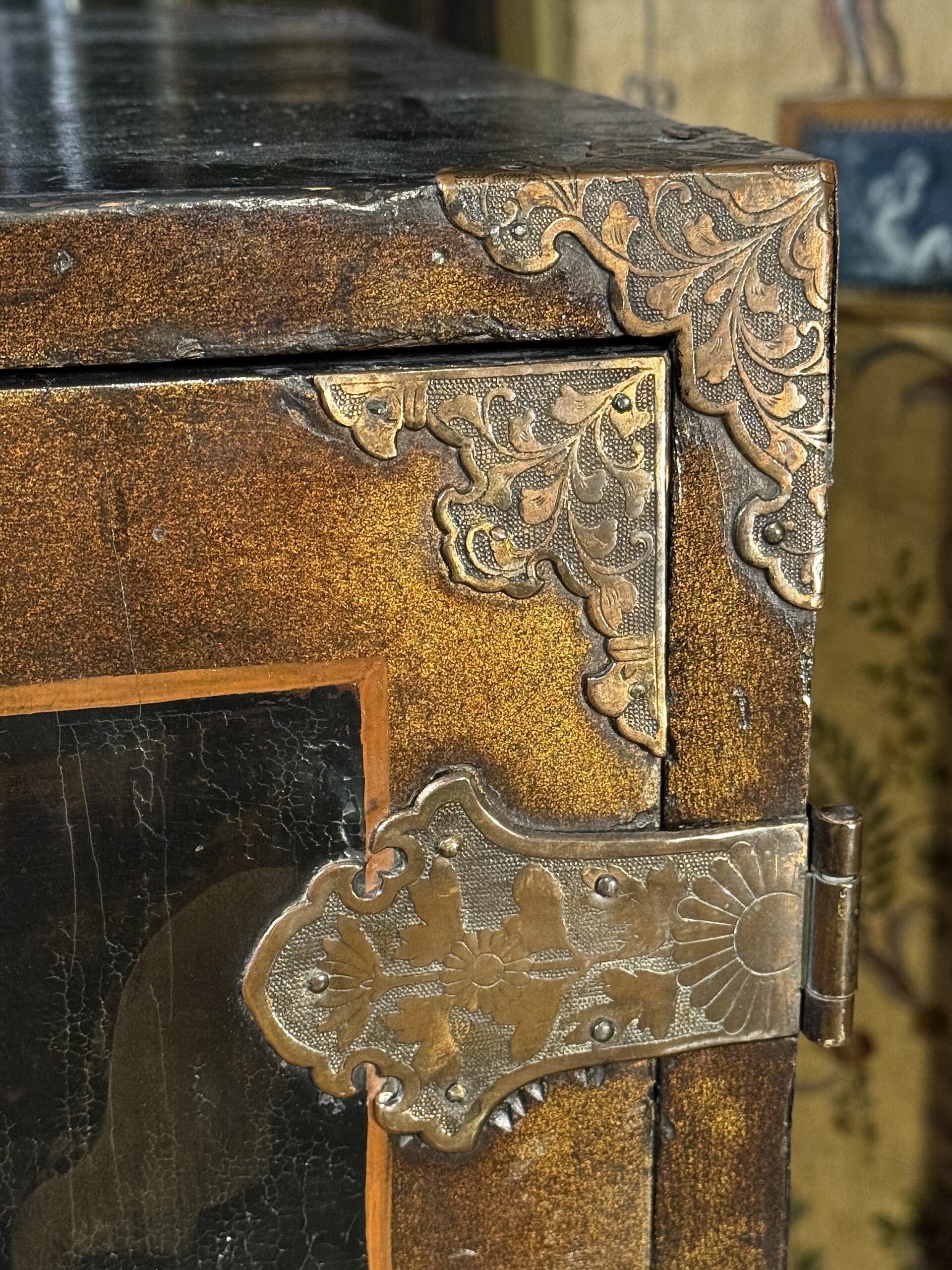 IMG_2908 18th Century Chinoiserie Lacquer Cabinet Corner