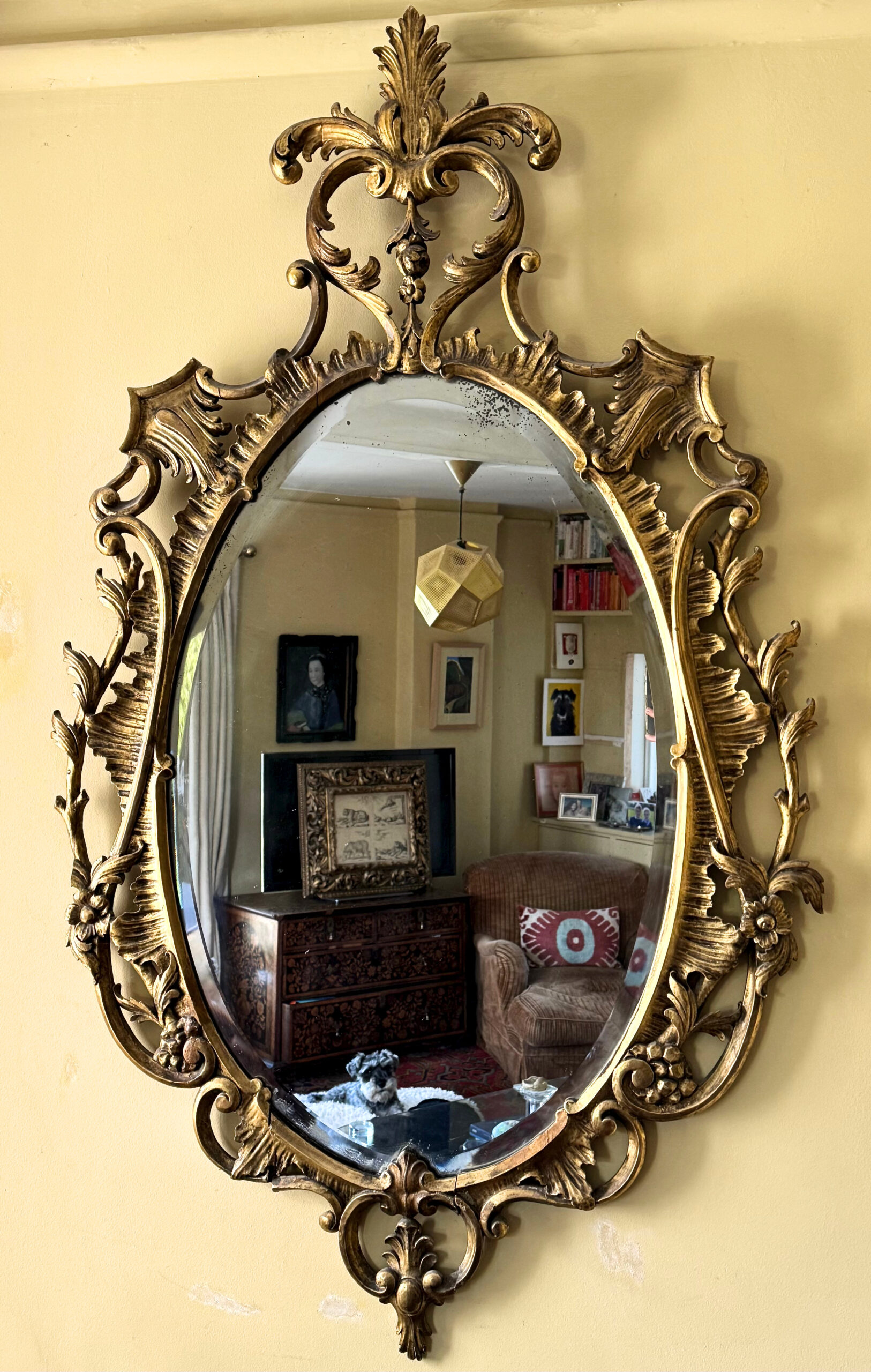 7bbbe0c7-66d9-4561-93d0-1dbf2b35d2ce Large George III Chippendale Carved Giltwood Mirror